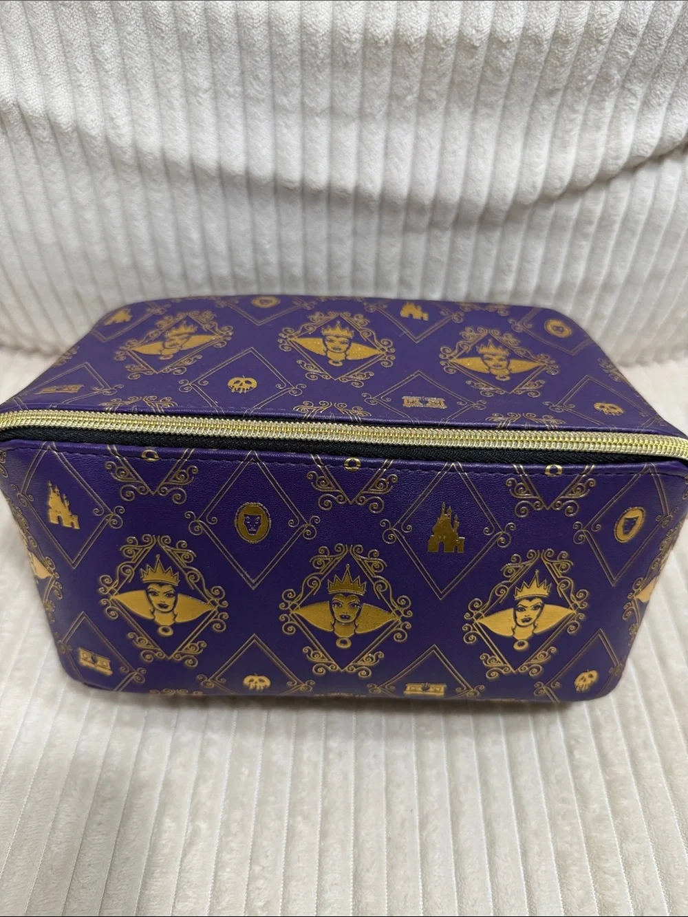 Bath & Body Works Disney Villains Evil Queen cosmetic bag.